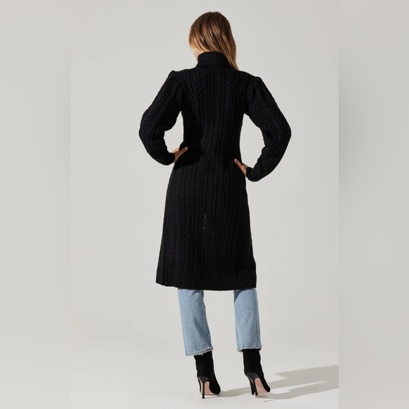 ASTR the Label High Slit Cable Knit Sweater - Picture 6 of 6
